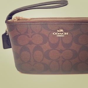 🔸SOLD🔸Coach wristlet